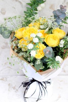 幸せの黄色いバラの花束