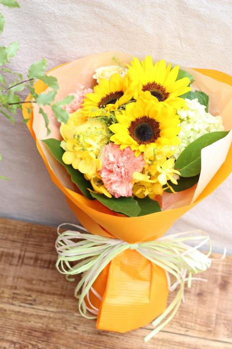 [6～8月限定]夏のひまわりブーケ【イエローオレンジ系おまかせ花束・ブーケタイプ】