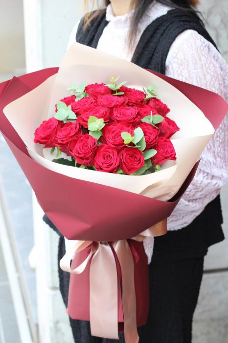プロポーズ・記念日におすすめ  21本の赤バラの花束