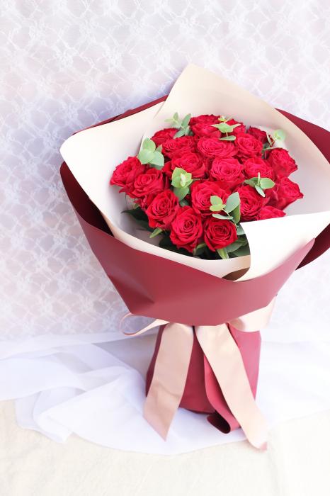 プロポーズ・記念日におすすめ  21本の赤バラの花束