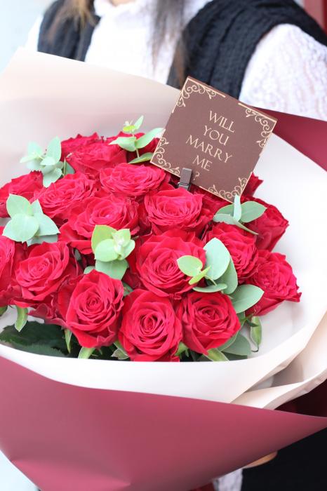 21本の赤バラの花束【片面プロポーズプレート付】